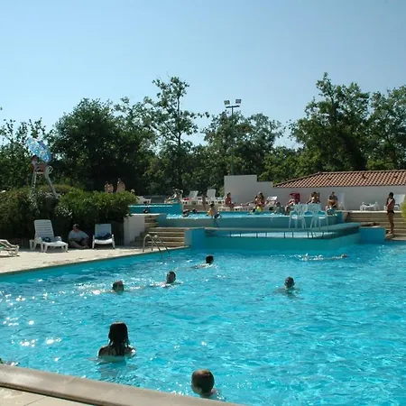 Camping Sunissim Lou Broustaricq 4 Kamp alanı 4*